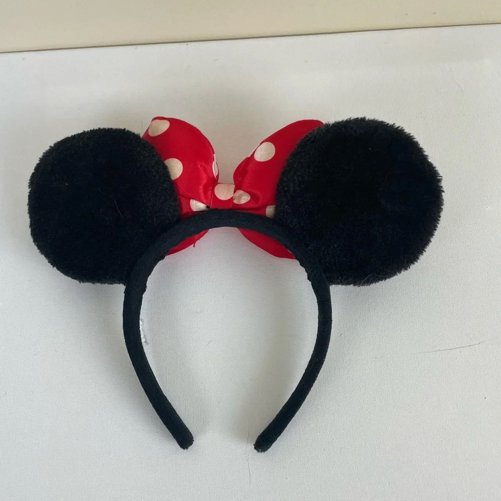 Disney Parks faux Fur Minnie Mouse Ears headband Red polka dot Bow
